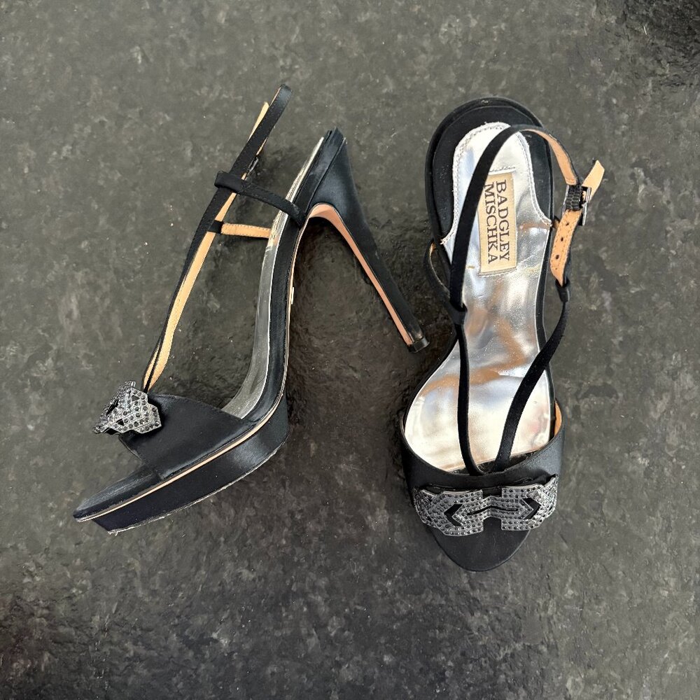 Badgley Mischka black satin platform sandal heels 9M